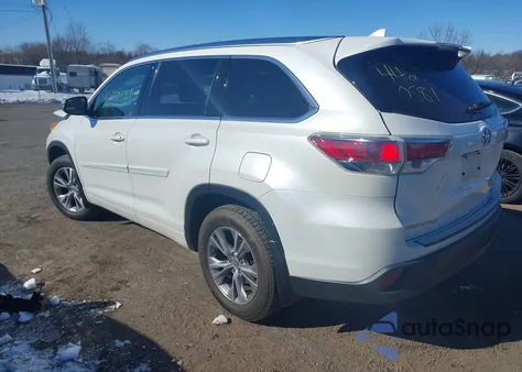2015 Toyota Highlander Xle V6 z USA, uszkodzony, nr VIN 5TDJKRFH8FS083389